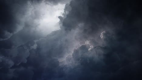 Vista-De-Tormenta-Y-Nubes-Oscuras-En-Movimiento
