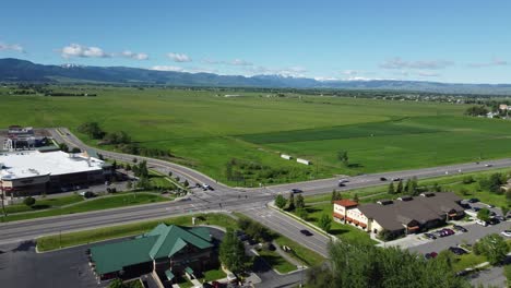 A-shot-overlooking-open-farmland-in-Bozeman,-Montana