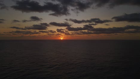 Statische-Sonnenaufgangsaufnahme-Mit-Blick-Auf-Den-Horizont-Vom-Tofo-Beach,-Mosambik