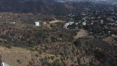 Hollywood-Schild-In-Los-Angeles,-Kalifornien,-Per-Drohne-4k-2