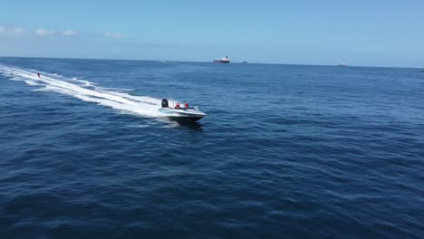 Long-Beach-Speedboat-Races-from-LBC-marina-to-Catalina-Island,-California-11
