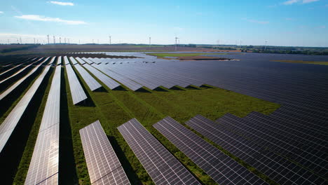Moderner-Kraftwerkspark-Mit-Sonnenkollektoren-Für-Dritte-Welt-Länder-Der-Welt