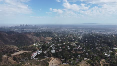 Hollywood-Schild-In-Los-Angeles,-Kalifornien,-Per-Drohne-4k-8