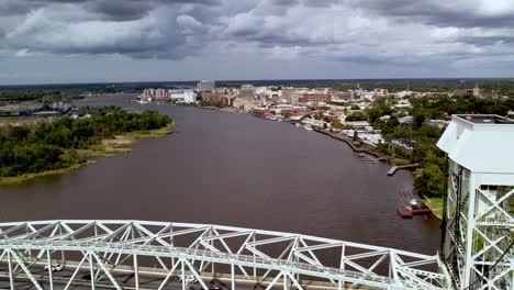 Aerial-pullout-over-the-veritcal-lift-bridge-over-the-cape-fear-river-in-wilmington-nc,-north-carolina