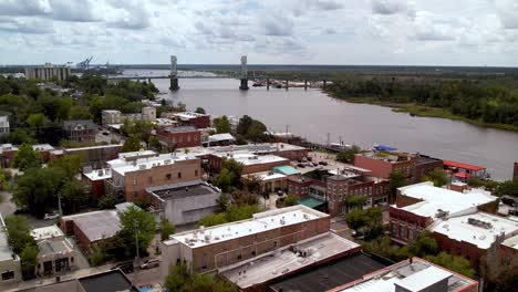 Luftbrücke-In-Wilmington-NC,-North-Carolina,-Vertikale-Hubbrücke-über-Dem-Cape-Fear-River