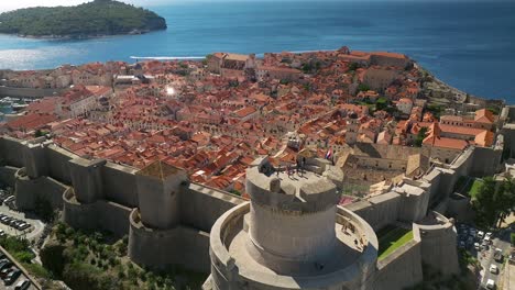 Aerial-spin-over-old-town-Dubrovnik,-Croatia