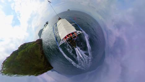 360-Toma-De-Un-Barco-Navegando-Por-Un-Pequeño-Planeta