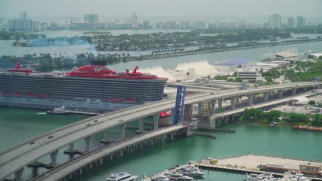 Pan-of-Macarthur-Causeway-to-Miami-Beach-and-Port-of-Miami-Cruise-ship