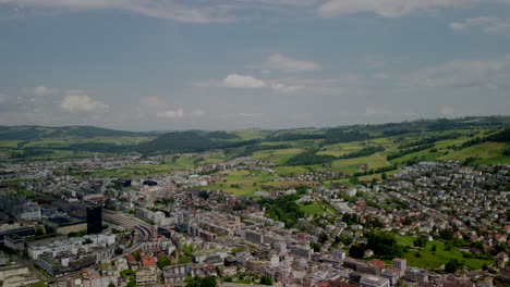 Vuelo-Sobre-La-Ciudad-De-Zug-En-Suiza