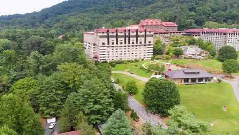 4K-Drone-Video-of-Convention-Center-and-Golf-Course-at-Grove-Park-Inn-in-Asheville,-NC-on-Sunny-Summer-Day-2