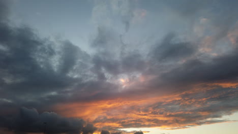 Wunderbare-Farbe-Der-Wolken-Bei-Sonnenuntergang-Auf-Der-Insel-Gran-Canaria