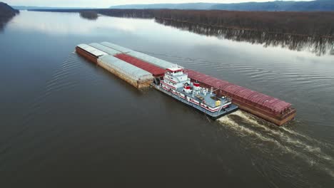 A-towboat-pushes-barges-north-on-the-Mississippi-River-2