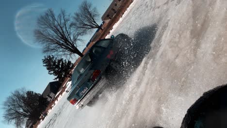 Pov-Von-Der-Beifahrerseite-Des-Autos,-Das-Auf-Schnee-Und-Eis-Treibt,-Während-Es-Gefährlich-Manövriert-Und-An-Ihnen-Vorbeifährt-4k-Wisconsin-Poynette