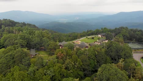 4K-Drone-Video-of-View-of-Smoky-Mountains-near-Little-Switzerland,-NC-on-Summer-Day
