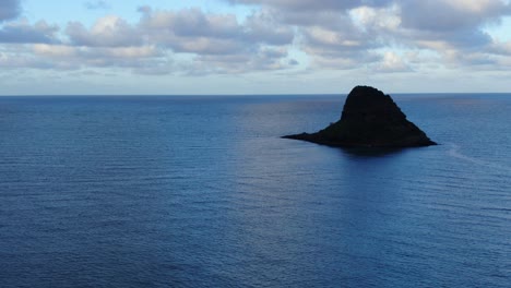 Aerial-Pan-Of-The-Mini-Island-Called-Chinaman's-Hat-In-Hawaii