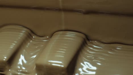 Automatisierte-Produktionslinie-Zum-Backen-Von-Schokoladenwaffeln-In-Einer-Süßwarenfabrik-1