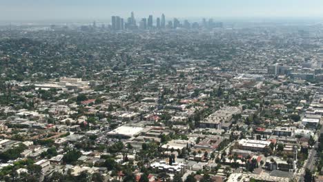 Los-Angeles-Stadtbild-Drohne-Erschossen-Kippen-Nach-Oben-In-Die-Innenstadt-Von-La