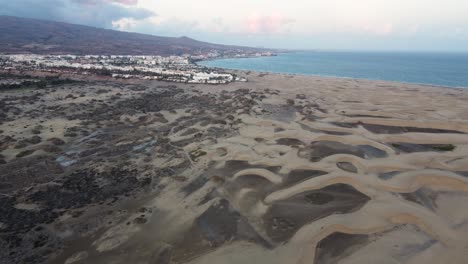 Sand-dunes-meet-the-Atlantic-Ocean-4