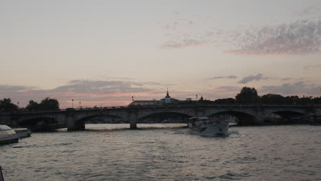 Paris---Bilder-Aus-Der-Seine---Brücke-2