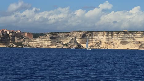 Bonifacio-medieval-town-perched-on-sandstone-cliffs,-Corsica-in-France