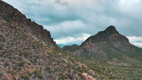Tucson-Mountain-Range-Against-Cloudscape-Sky-In-Pima-County,-Arizona,-United-States