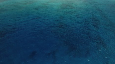 Océano-Azul-Profundo-De-La-Playa-De-Hapuna-En-La-Isla-Grande-De-Hawaii