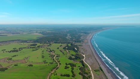 Luftaufnahme-über-Die-Küstenlandschaft-Von-Santo-Domingo,-Den-Tricao-Park,-Das-Größte-ökologische-Reservat-In-Südamerika