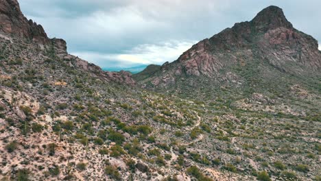 Dramatic-View-Of-Mountain-Range-Peaks-In-Tucson,-Arizona,-USA