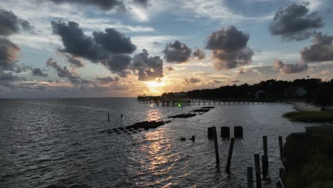Sonnenuntergang-über-Pelican-Point-In-Mobile-Bay