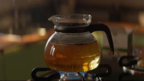 Boiling-Tea-inside-a-Glass-Vessel