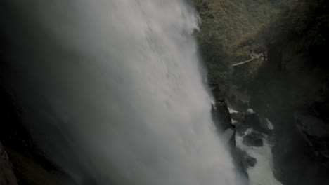 Powerful-Pailon-Del-Diablo-Waterfall-In-Baños-De-Agua-Santa,-Ecuador