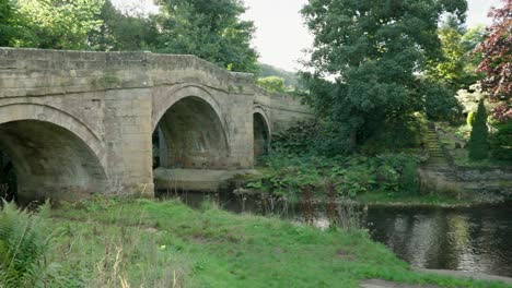 Puente-Rievaulx,-Un-Puente-De-Piedra-Del-Siglo-XVIII-De-Tres-Arcos