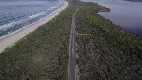 The-Lakes-Way-Between-The-Seven-Mile-Beach-and-Wallis-Lake-In-Forster,-Mid-North-Coast,-NSW,-Australia