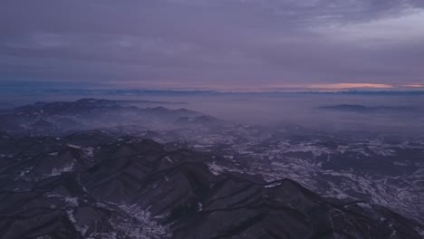 Panoramablick-Auf-Die-Apuseni-Berge-Und-Den-Wunderschönen-Sonnenuntergang