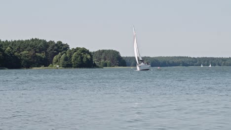 Yacht-sailing-On-Wdzydze-Lake-In-Poland---wide,-static