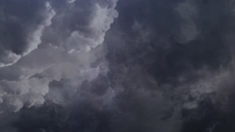 4k-thunderstorm-in-dark-sky