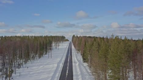 Winter-icy-road-conditiond-in-Finnish-Lapland-4