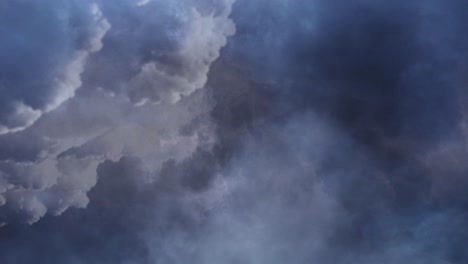 4k-Dunkle-Wolken-Und-Gewitter,-Die-Sich-Entfernen