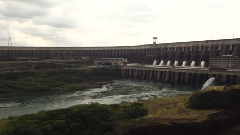 Foz-do-Iguacu,-Brazil:-Itaipu-hydroelectric-power-plant-dam-and-turbines,-at-cloudy-day