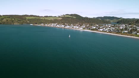 Drone-flight-on-summers-day-in-the-Coromandel-Peninsula