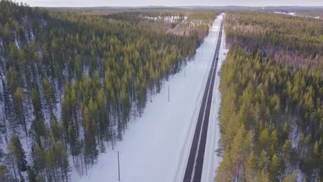 Winter-icy-road-conditions-in-Finnish-Lapland-3