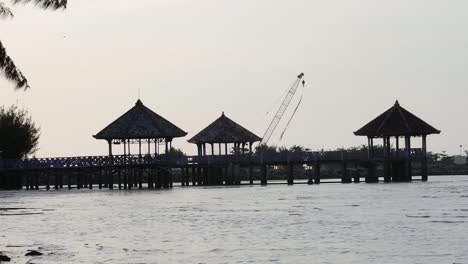Pan-shot-of-kartini-beach,-rembang,-Indonesia