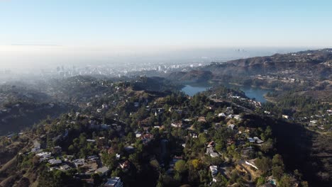 Hollywood-reservoir-in-Los-Angeles-city