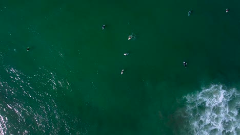 Pan-up-from-surfers-400-feet