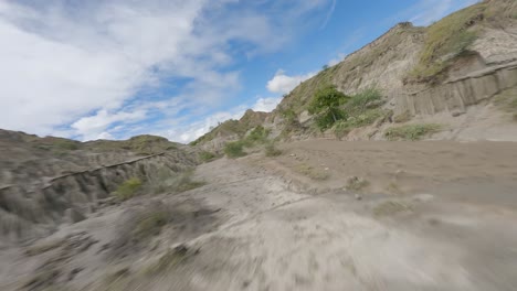 Drohne-Fliegt-über-Die-Karge-Westliche-Landschaft-Der-Tatacoa-wüste-In-Der-Nähe-Von-Neiva-In-Kolumbien