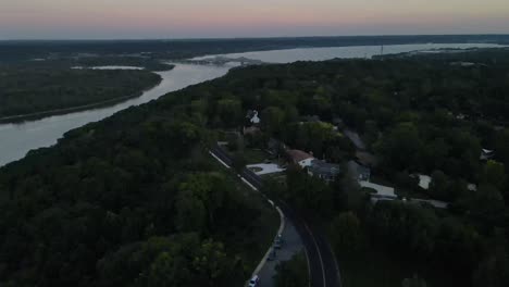 Ariel-view-of-Grandview-Drive-and-Illinois-River---Peoria-and-East-Peoria,-Illinois
