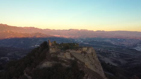 Luftbild-Schöner-Sonnenuntergang-In-Den-Pyrenäen