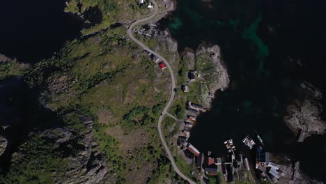 Filmaufnahme-Einer-Straße-An-Der-Küste-Von-Norwegen