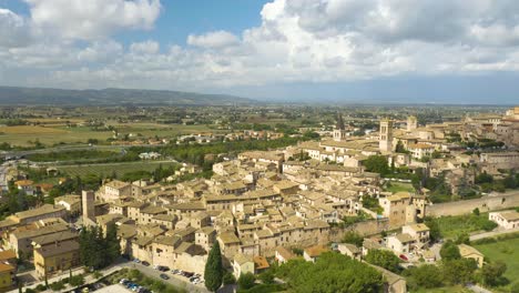 Beautiful-Drone-View-Above-Spello,-Umbria