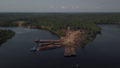 Deforestación-De-La-Selva-Amazónica-A-Lo-Largo-Del-Río-Tocantins---Vista-Aérea